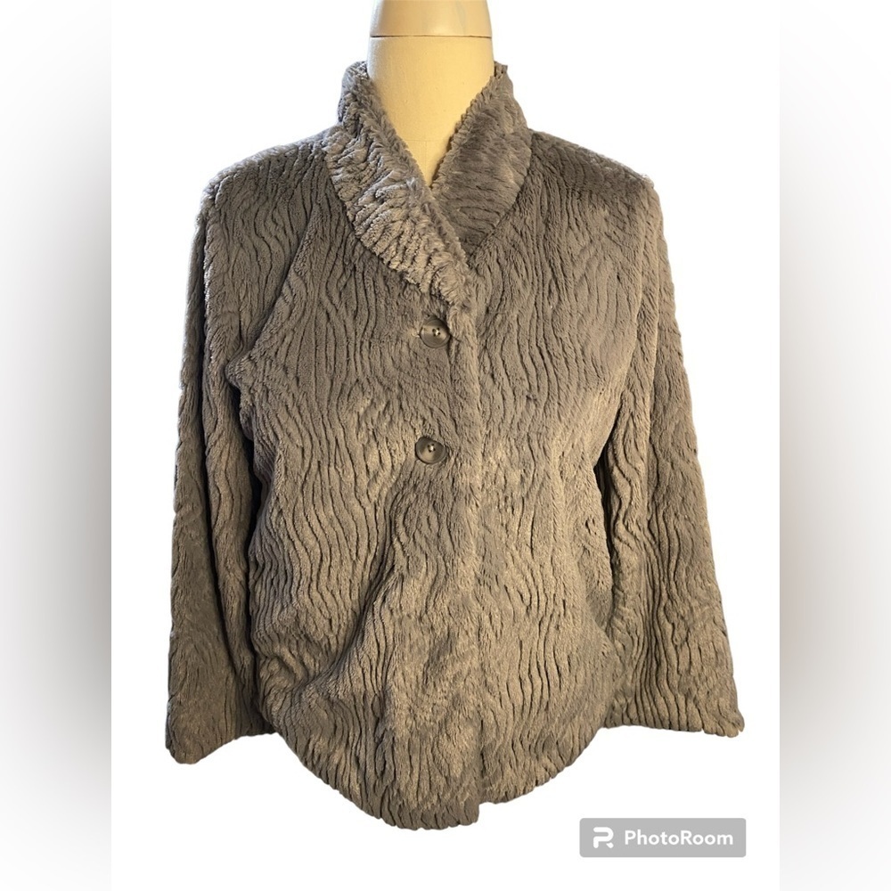 Patagonia Pelage Plush Embossed Fleece Faux Fur Gray women’s Jacket size M